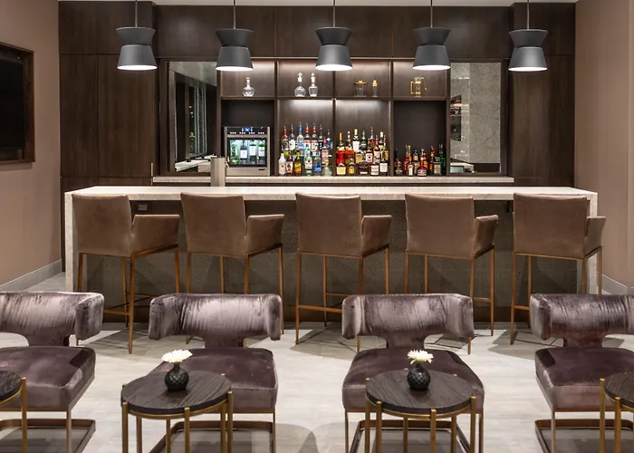 Holiday Inn Boston Logan Airport - Chelsea By Ihg