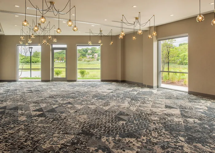 Holiday Inn Boston Logan Airport - Chelsea By Ihg
